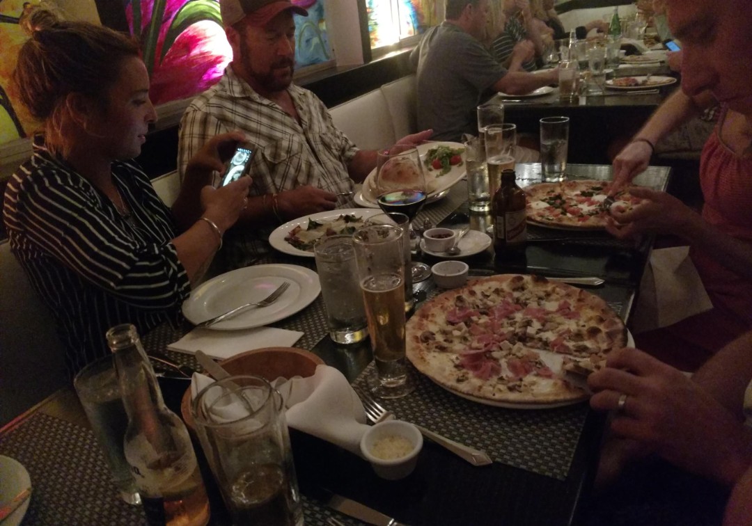 XQ'S Pizza, Bar, Grill Town travelstoke